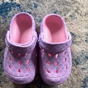 Toddler size Large (9/10) Pink and lavender Mermaid style Clogs